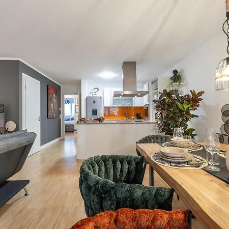 Ferienwohnung Alpenflair / Luxury / 100Qm / Work / Travel / Netflix Penzberg Exterior foto