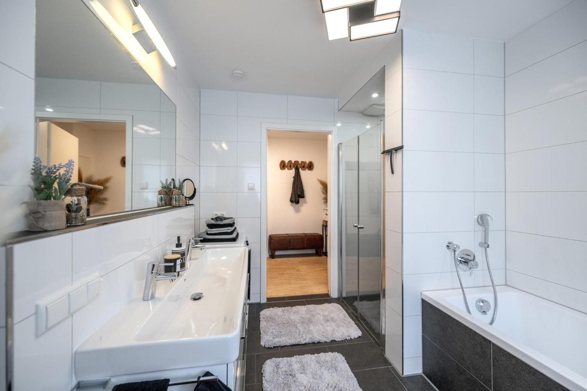 Apartment Alpenflair / Luxury / 100qm / Work / Travel / Netflix *